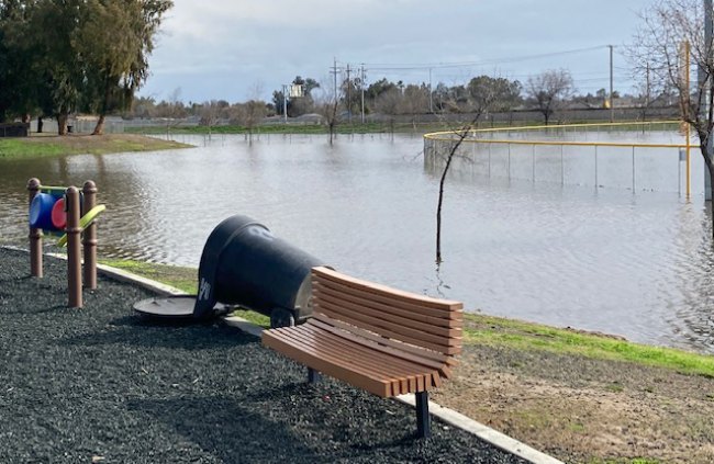 The Hanford Weather Service predicts more rain to continue in California, Valley The view at Kings Lions Park (intersection of HWY 190 and 19th Ave.) earlier this week following a big rainstorm.